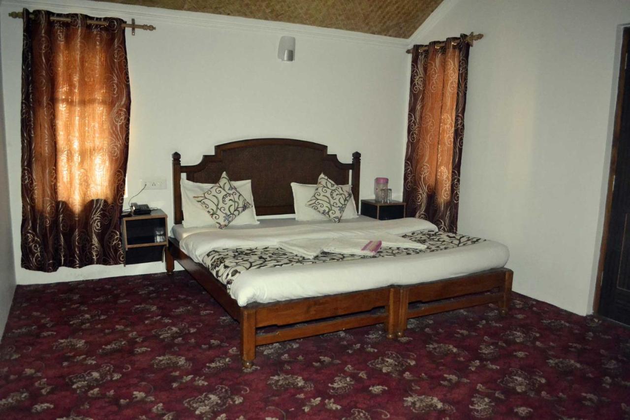 Hotel Al Azrah Srinagar  Exterior photo